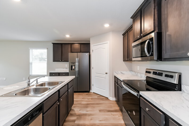 1,870/Mo, 9114 Mendocino Ct Jacksonville, FL 32222 Kitchen View 2