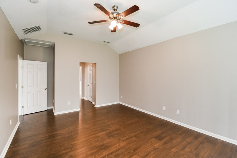 2,230/Mo, 9262 Redtail Dr Jacksonville, FL 32222 Main Bedroom View 2