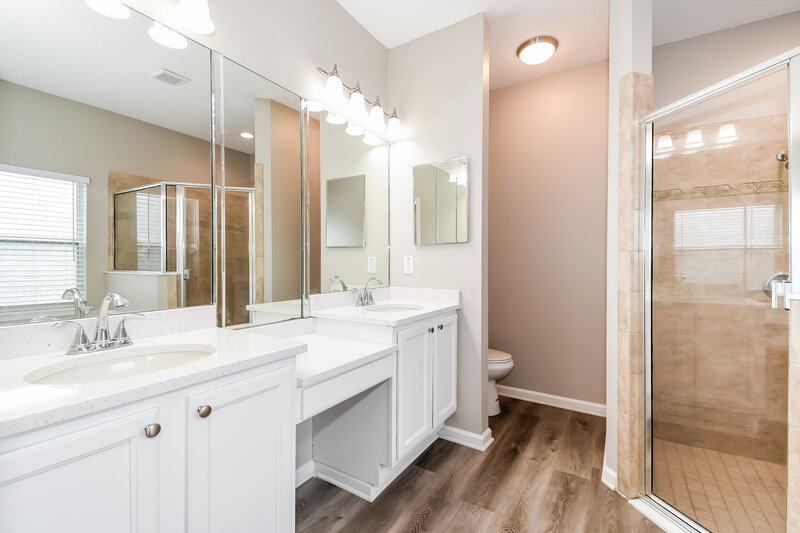 2,230/Mo, 9262 Redtail Dr Jacksonville, FL 32222 Main Bathroom View