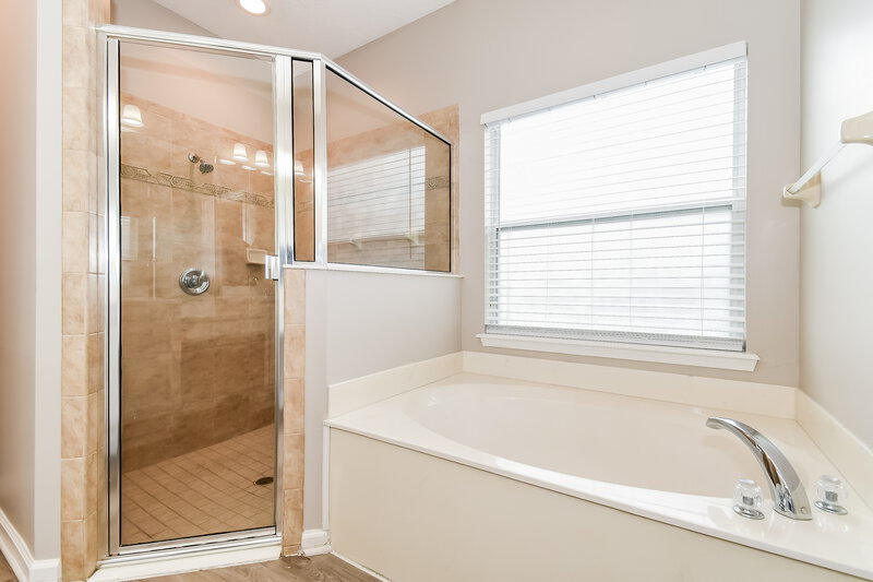 2,230/Mo, 9262 Redtail Dr Jacksonville, FL 32222 Main Bathroom View 2