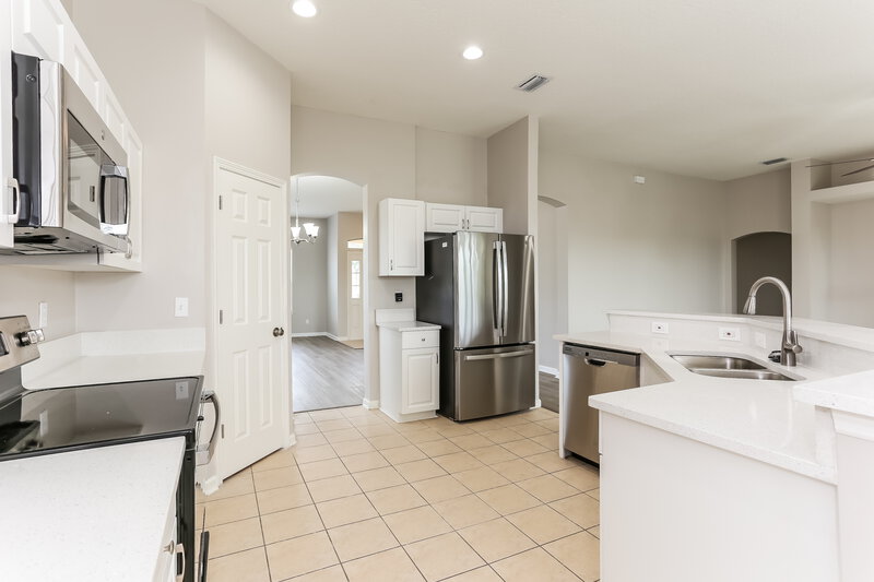 2,170/Mo, 882 Lord Nelson Blvd Jacksonville, FL 32218 Kitchen View 2