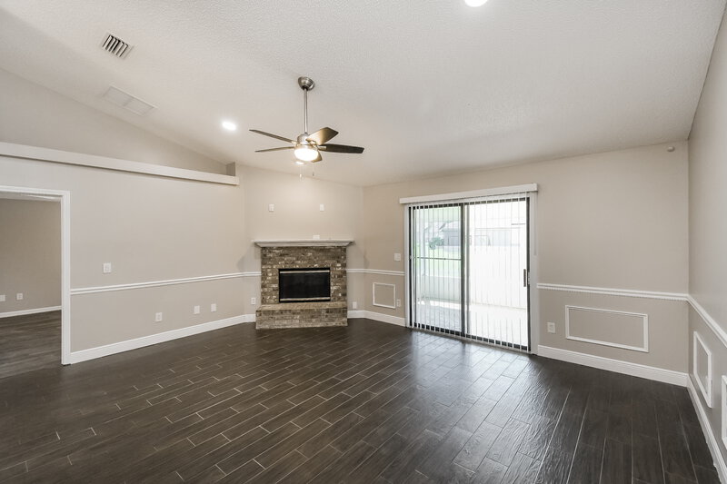 2,730/Mo, 1110 Summer Spring Dr Middleburg, FL 32068 Living Room View 2