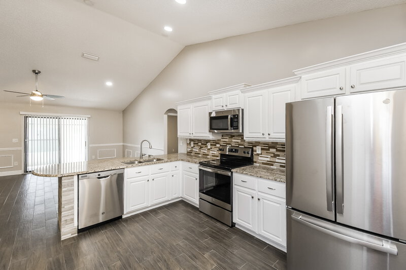 2,730/Mo, 1110 Summer Spring Dr Middleburg, FL 32068 Kitchen View