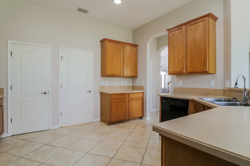 3,105/Mo, 644 Porta Rosa Cir St Augustine, FL 32092 Kitchen View