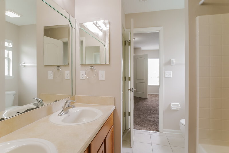 3,105/Mo, 644 Porta Rosa Cir St Augustine, FL 32092 Main Bathroom View