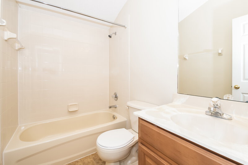 2,585/Mo, 2452 Willowbend Dr St Augustine, FL 32092 Bathroom View