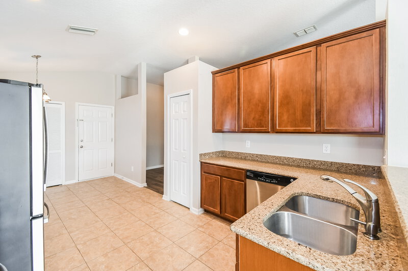 2,290/Mo, 133 N Aberdeenshire Dr Saint Johns, FL 32259 Kitchen View