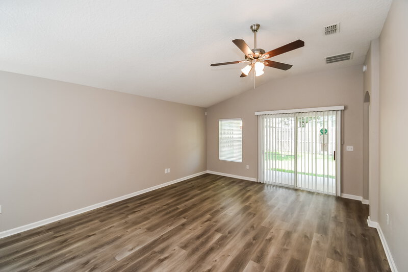 2,235/Mo, 1403 Creek Point Blvd Jacksonville, FL 32218 Living Room View