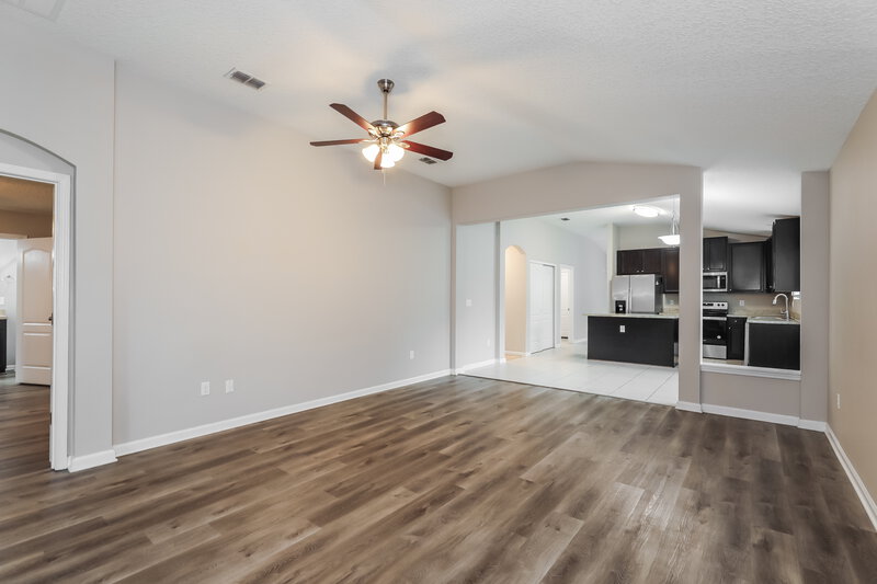2,080/Mo, 1403 Creek Point Blvd Jacksonville, FL 32218 Living Room View