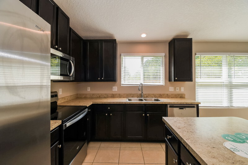 2,235/Mo, 1403 Creek Point Blvd Jacksonville, FL 32218 Kitchen View 2