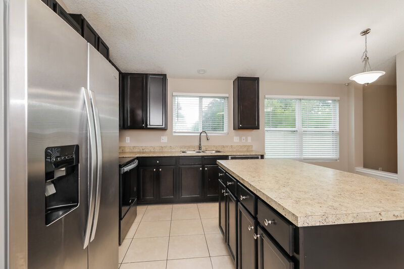 2,080/Mo, 1403 Creek Point Blvd Jacksonville, FL 32218 Kitchen View