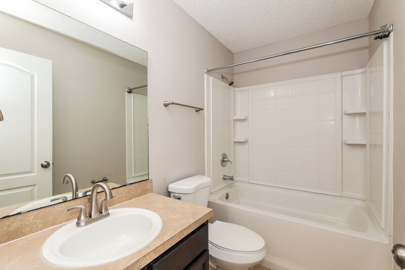 2,080/Mo, 1403 Creek Point Blvd Jacksonville, FL 32218 Bathroom View