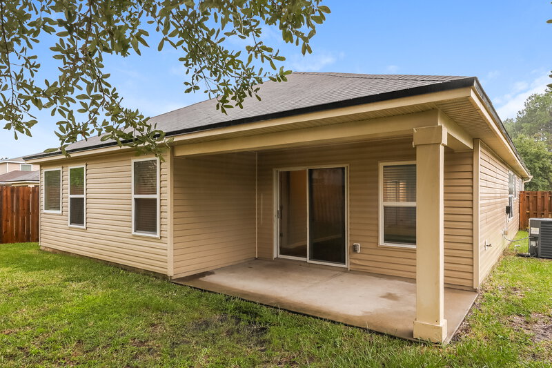 2,080/Mo, 1403 Creek Point Blvd Jacksonville, FL 32218 Rear View