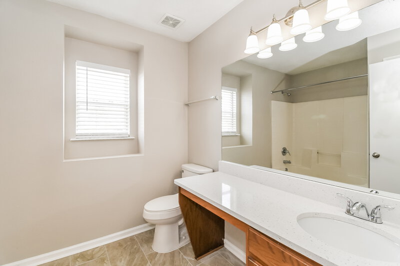 3,120/Mo, 2168 Fresco Dr Middleburg, FL 32068 Bathroom View