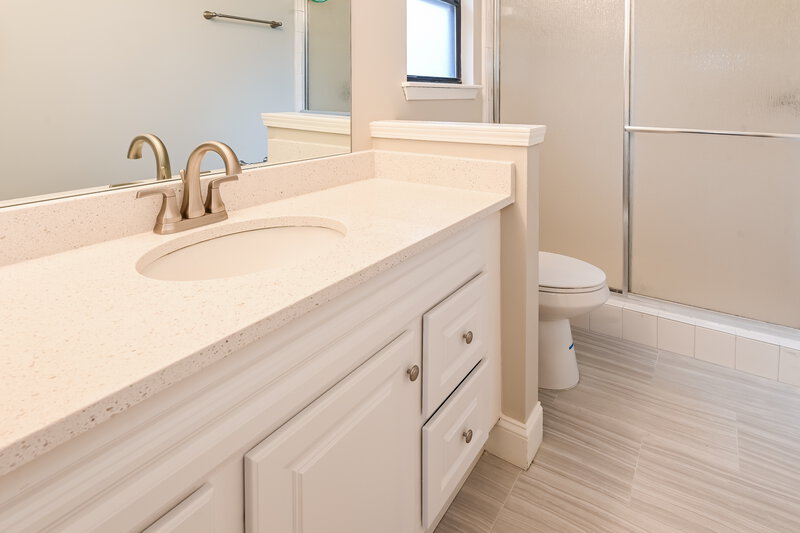1,805/Mo, 1290 Bee St N Orange Park, FL 32065 Main Bathroom View
