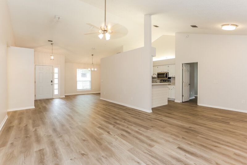 2,255/Mo, 11854 Marabou Ct N Jacksonville, FL 32223 Living Room View