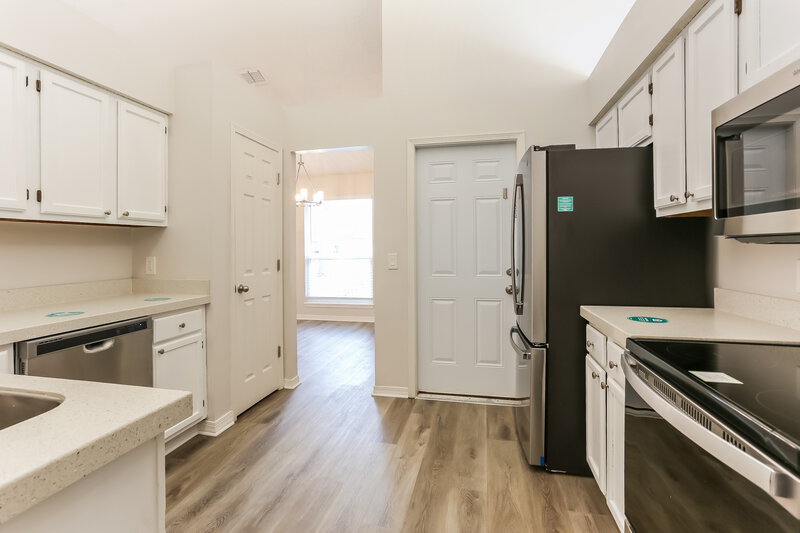 2,255/Mo, 11854 Marabou Ct N Jacksonville, FL 32223 Kitchen View 2