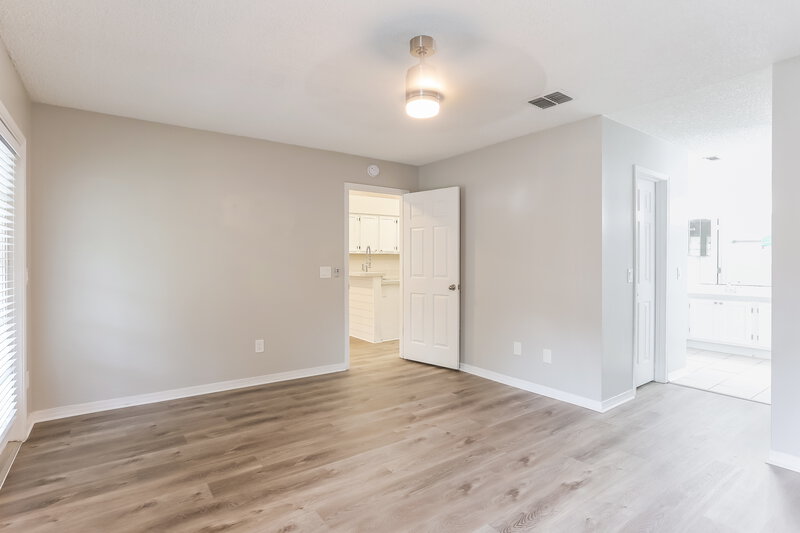 2,255/Mo, 11854 Marabou Ct N Jacksonville, FL 32223 Main Bedroom View 2