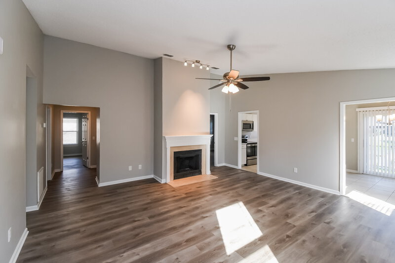 2,000/Mo, 10833 Carrington Ct Jacksonville, FL 32257 Living Room View 4