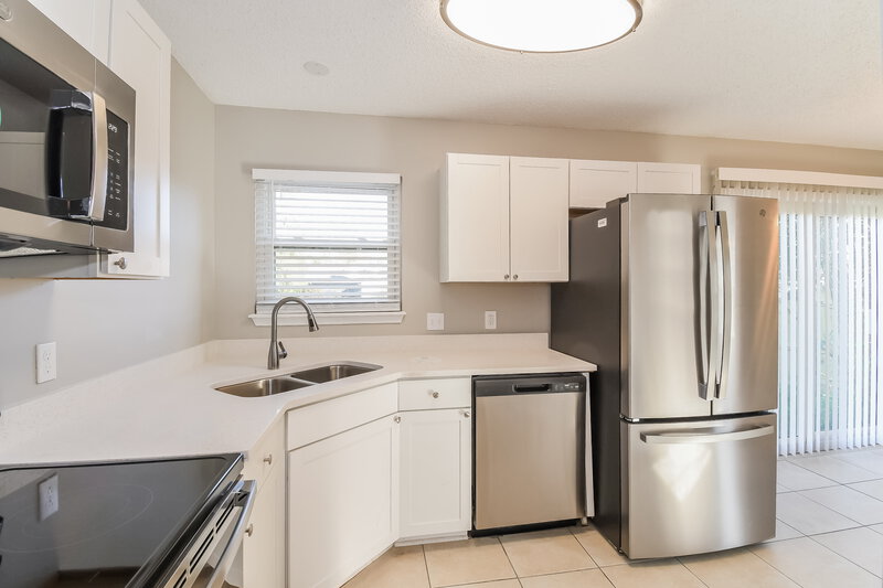 2,000/Mo, 10833 Carrington Ct Jacksonville, FL 32257 Kitchen View