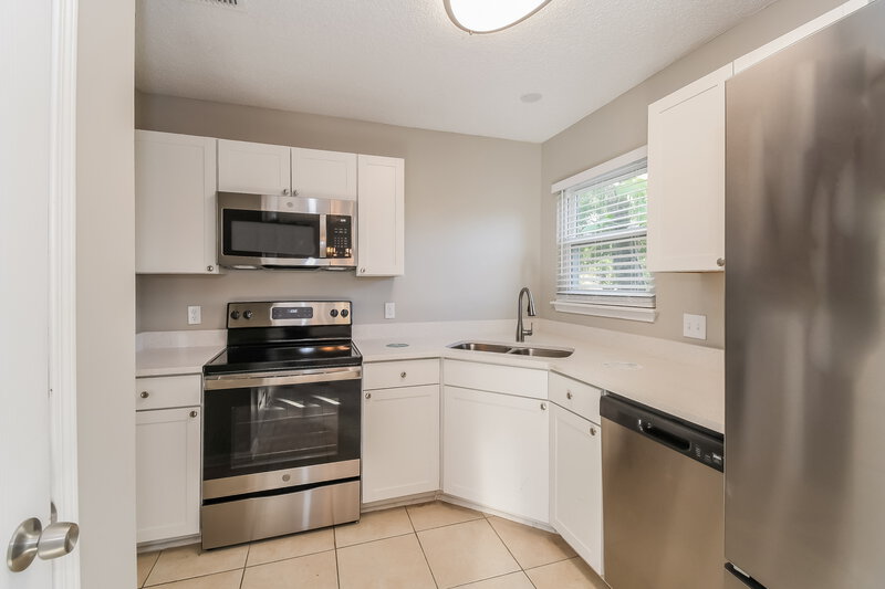 2,000/Mo, 10833 Carrington Ct Jacksonville, FL 32257 Kitchen View 2