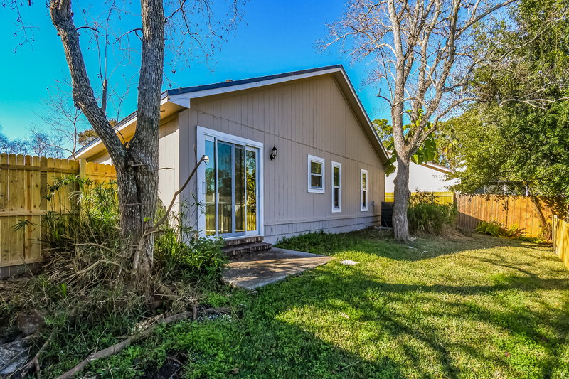 2,000/Mo, 10833 Carrington Ct Jacksonville, FL 32257 Rear View