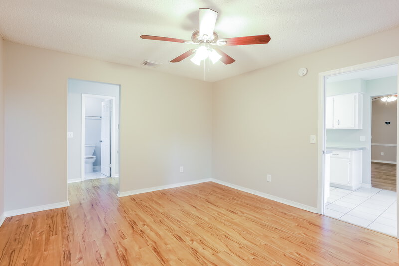 1,895/Mo, 2174 Minorcan St Middleburg, FL 32068 Main Bedroom View