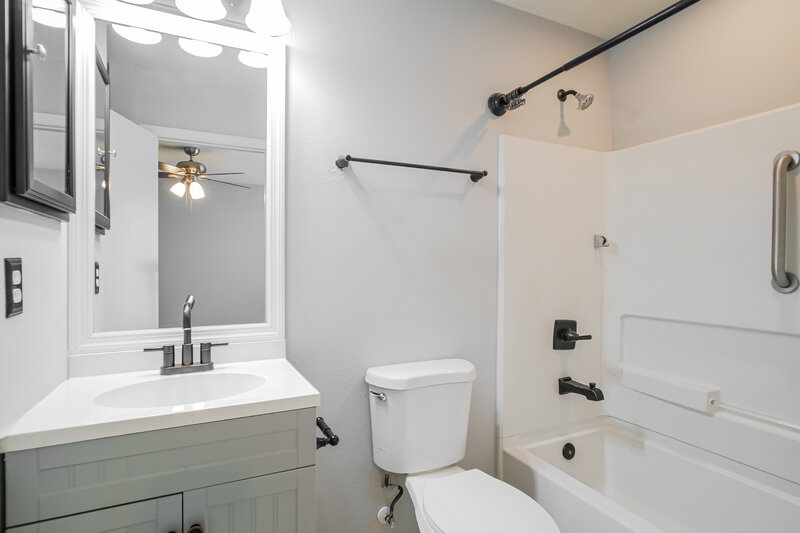 1,855/Mo, 192 Brookfall Dr Saint Augustine, FL 32092 Main Bathroom View