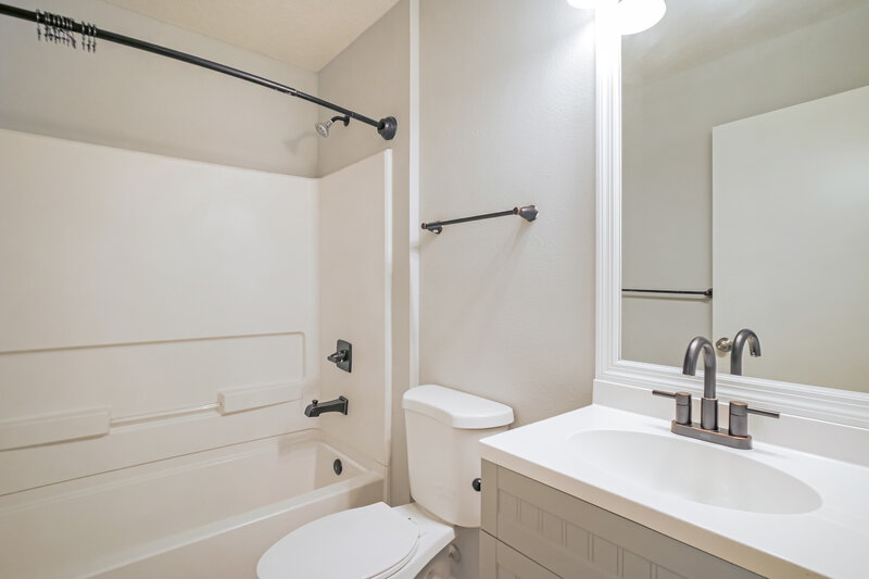 1,855/Mo, 192 Brookfall Dr Saint Augustine, FL 32092 Bathroom View