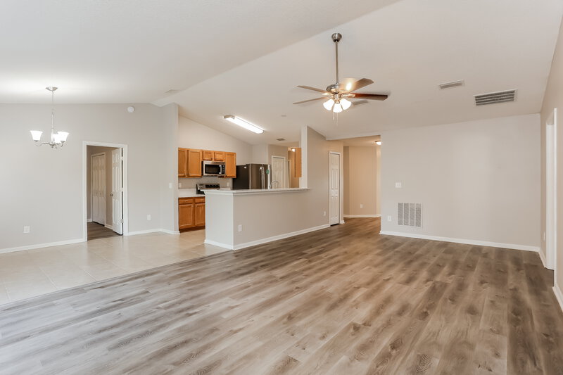 1,950/Mo, 11305 Silver Key Dr Jacksonville, FL 32218 Living Room View