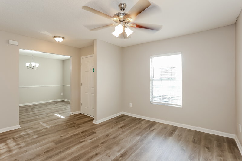 1,950/Mo, 11305 Silver Key Dr Jacksonville, FL 32218 Den View