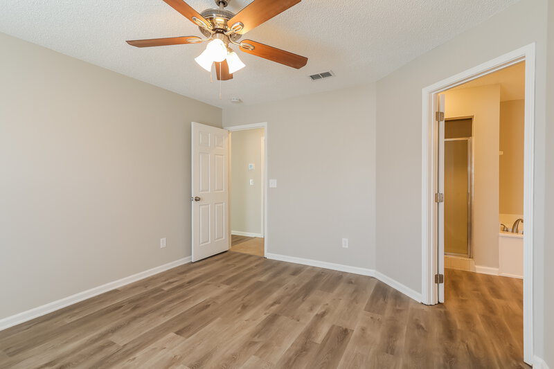 1,800/Mo, 9074 Prosperity Lake Dr Jacksonville, FL 32244 Main Bedroom View