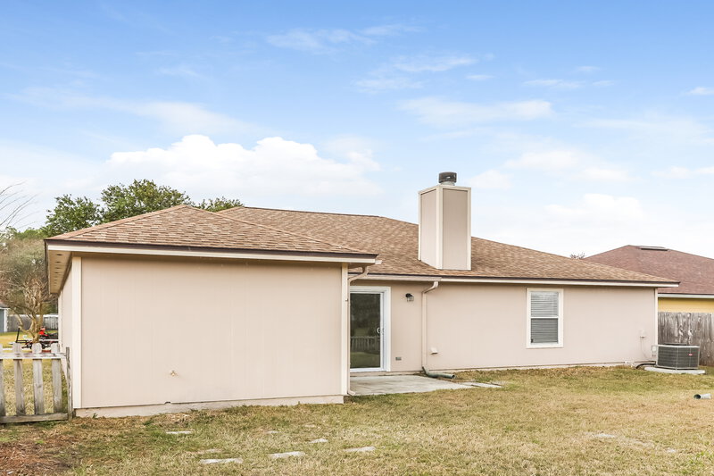 1,800/Mo, 9074 Prosperity Lake Dr Jacksonville, FL 32244 Rear View