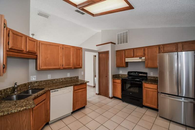 1,615/Mo, 8460 Rockridge Dr Jacksonville, FL 32244 Kitchen View