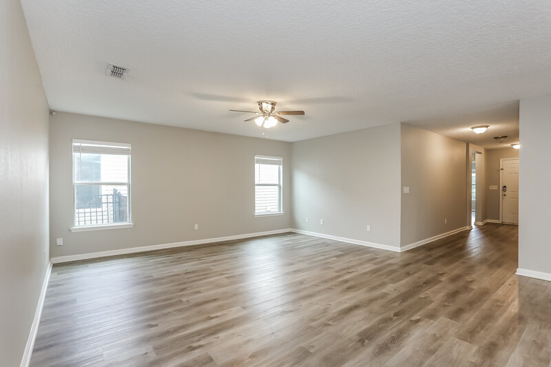 1,875/Mo, 11755 Alexandra Dr Jacksonville, FL 32218 Living Room View 2