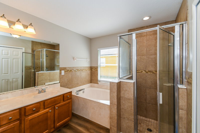 2,730/Mo, 10267 Normanwood Ct Jacksonville, FL 32221 Main Bathroom View