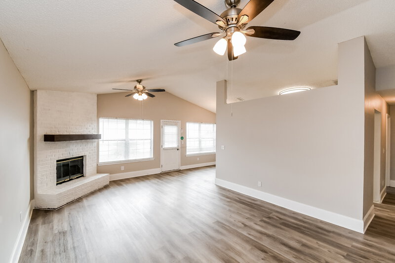 2,040/Mo, 1633 Sugarpine Dr Middleburg, FL 32068 Living Room View 2