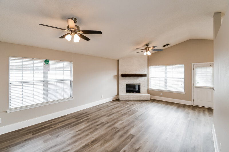 2,040/Mo, 1633 Sugarpine Dr Middleburg, FL 32068 Living Room View 3