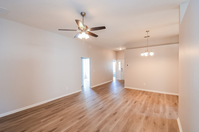 1,915/Mo, 1829 Heartpine Dr Middleburg, FL 32068 Living Room View 2