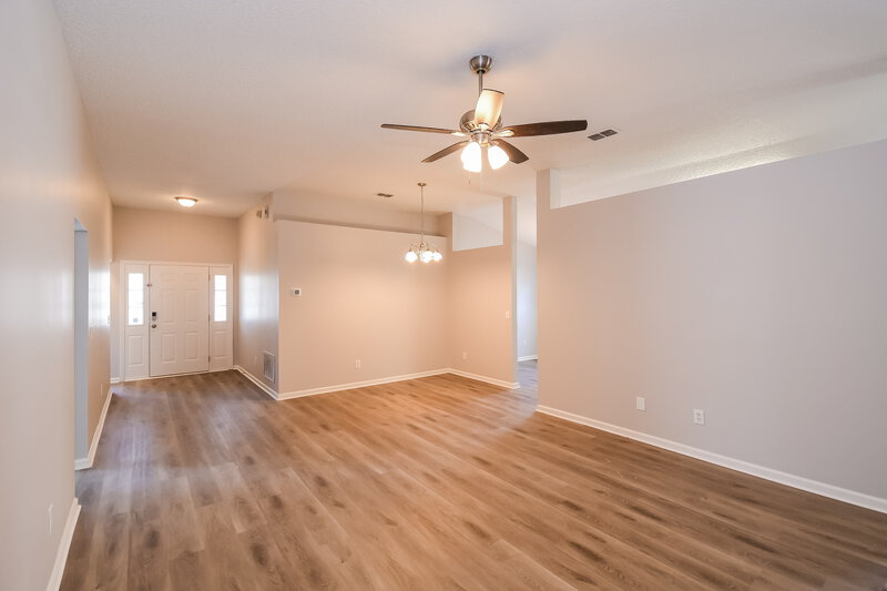 1,915/Mo, 1829 Heartpine Dr Middleburg, FL 32068 Living Room View 3