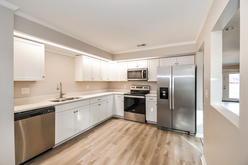 1,765/Mo, 8451 Allwine Ct Jacksonville, FL 32244 Kitchen View 2