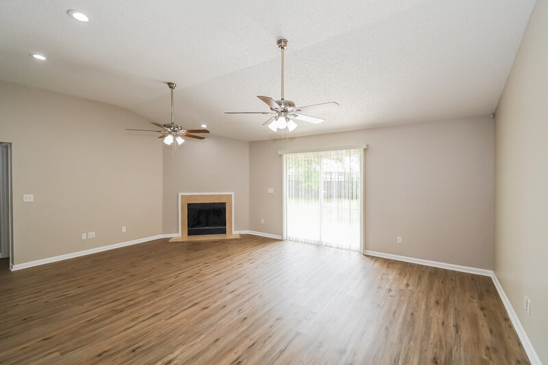 1,980/Mo, 545 Fallen Timbers Dr Orange Park, FL 32073 Living Room View 3