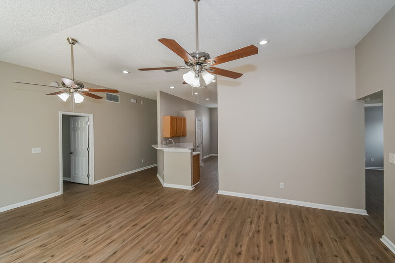 1,980/Mo, 545 Fallen Timbers Dr Orange Park, FL 32073 Living Room View 4