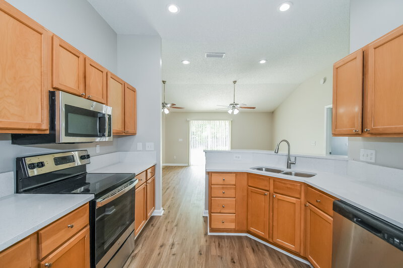 1,980/Mo, 545 Fallen Timbers Dr Orange Park, FL 32073 Kitchen View