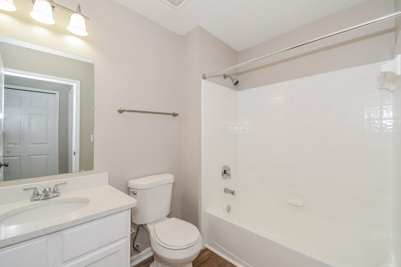 1,980/Mo, 545 Fallen Timbers Dr Orange Park, FL 32073 Bathroom View