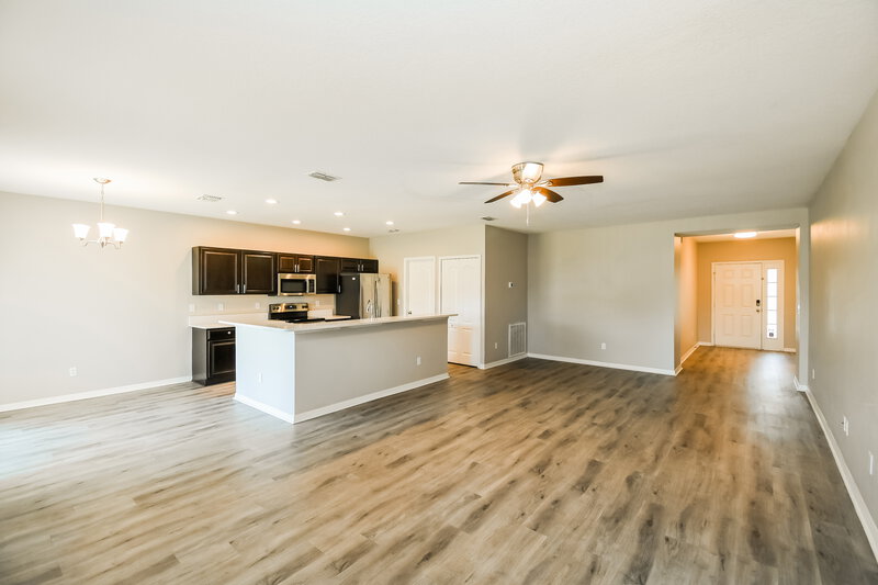 1,725/Mo, 10305 Magnolia Hills Dr Jacksonville, FL 32210 Living Room View 2