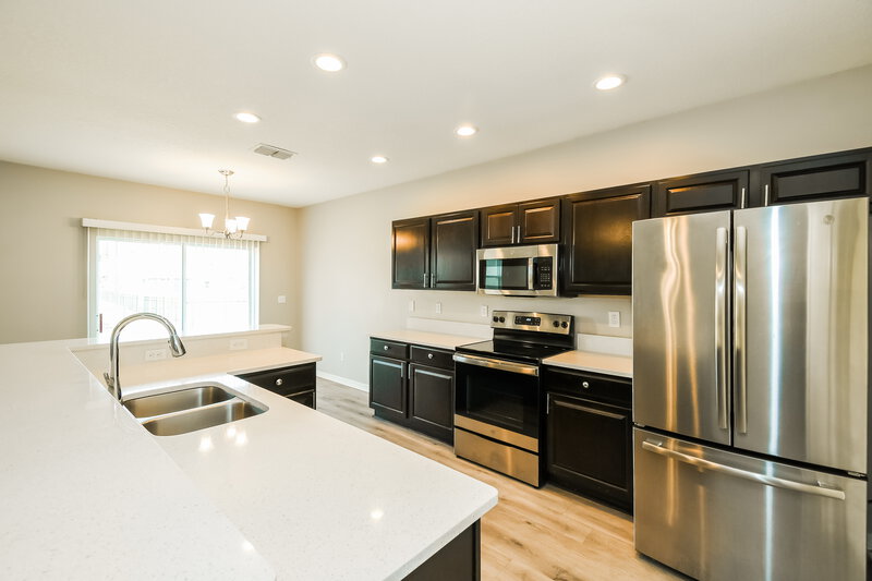 1,725/Mo, 10305 Magnolia Hills Dr Jacksonville, FL 32210 Kitchen View 2