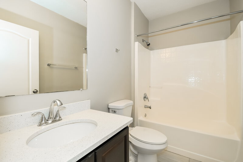 1,725/Mo, 10305 Magnolia Hills Dr Jacksonville, FL 32210 Bathroom View