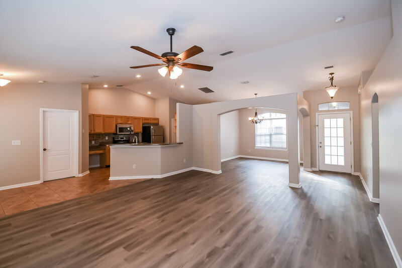 2,185/Mo, 1299 Summit Oaks Dr E Jacksonville, FL 32221 Living Room View