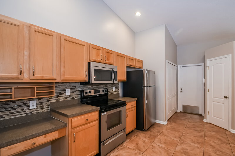 2,185/Mo, 1299 Summit Oaks Dr E Jacksonville, FL 32221 Kitchen View